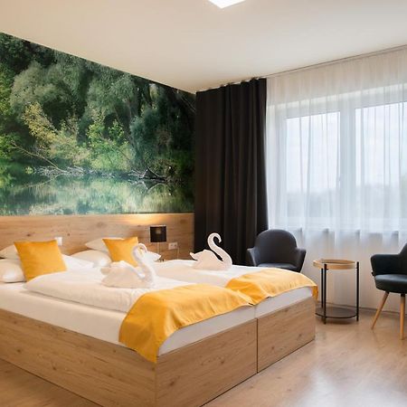 Gyirmot Sport & Wellness Hotel 杰尔 外观 照片