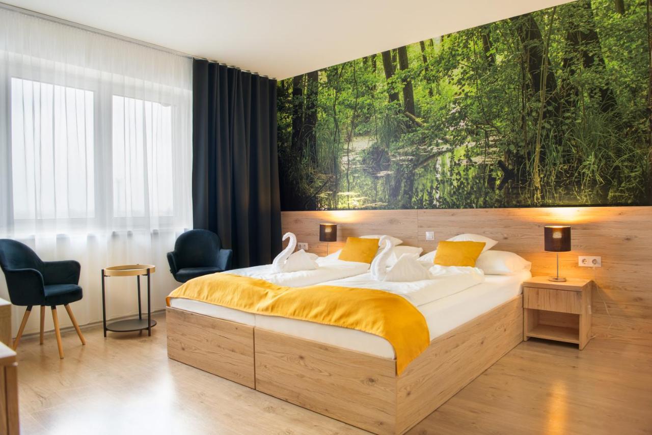 Gyirmot Sport & Wellness Hotel 杰尔 外观 照片